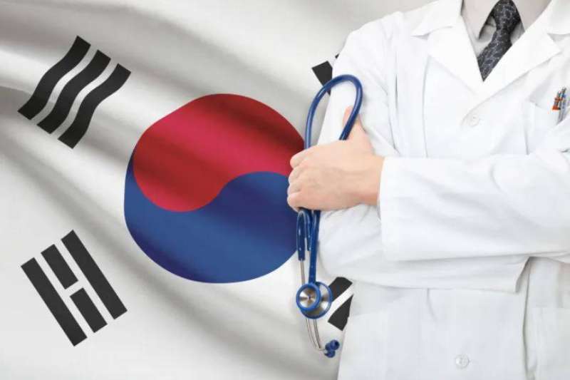  كوريا الجنوبية تبدأ إجراءات لتعليق تراخيص أكثر من 4900 طبيب مضرب عن العمل
